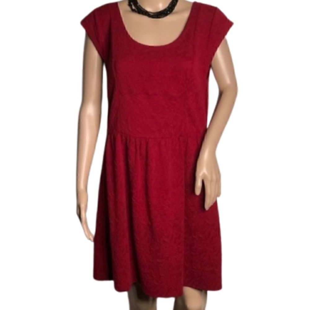 Eyelash Couture Dress Burgundy color. Size XL EUC